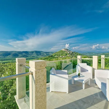 Atemberaubende Mit Infinity-pool, Blick Auf Motovun, Billard, Tischtennis, Bbq بيت للعطل موتوفون